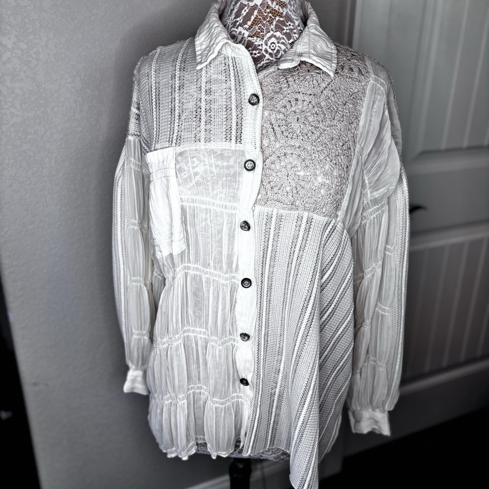 POL Flower Eyelet Pearl‎ Lace Patchwork Button Up Women's Top Semi Sheer Ivory M